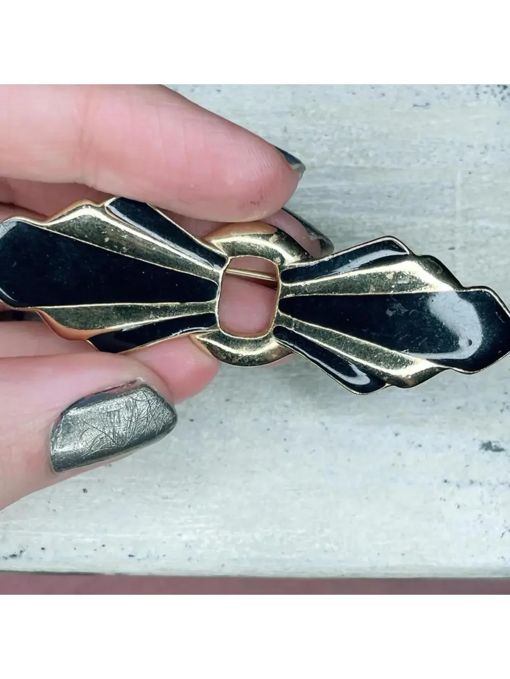 286. Vintage Brooch Black Enamel